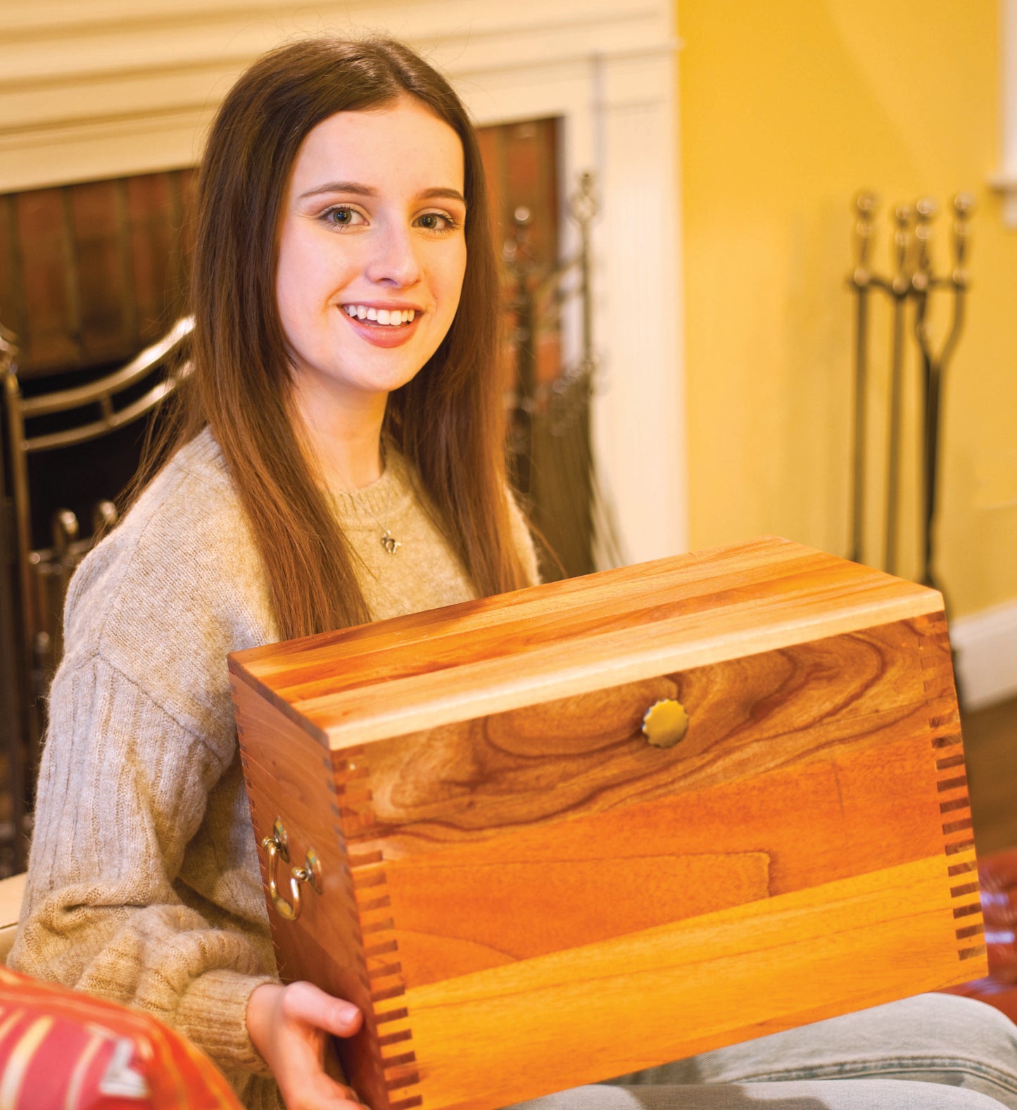 Cedar Chest with Model | Large Keepsake Box | Cedar Keepsake