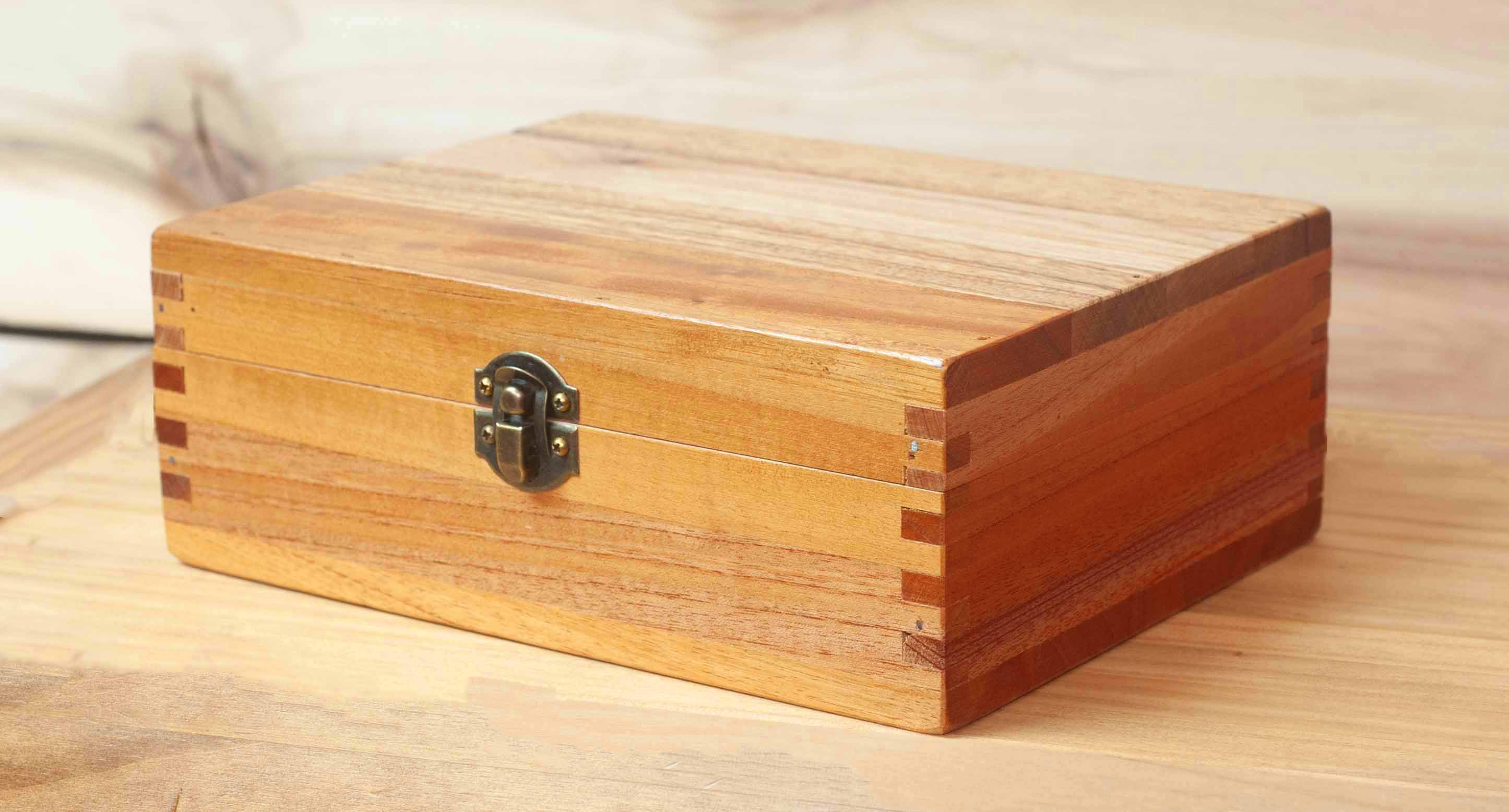 Cedar Keepsake Box - Medium Size – taylorsvillecrate